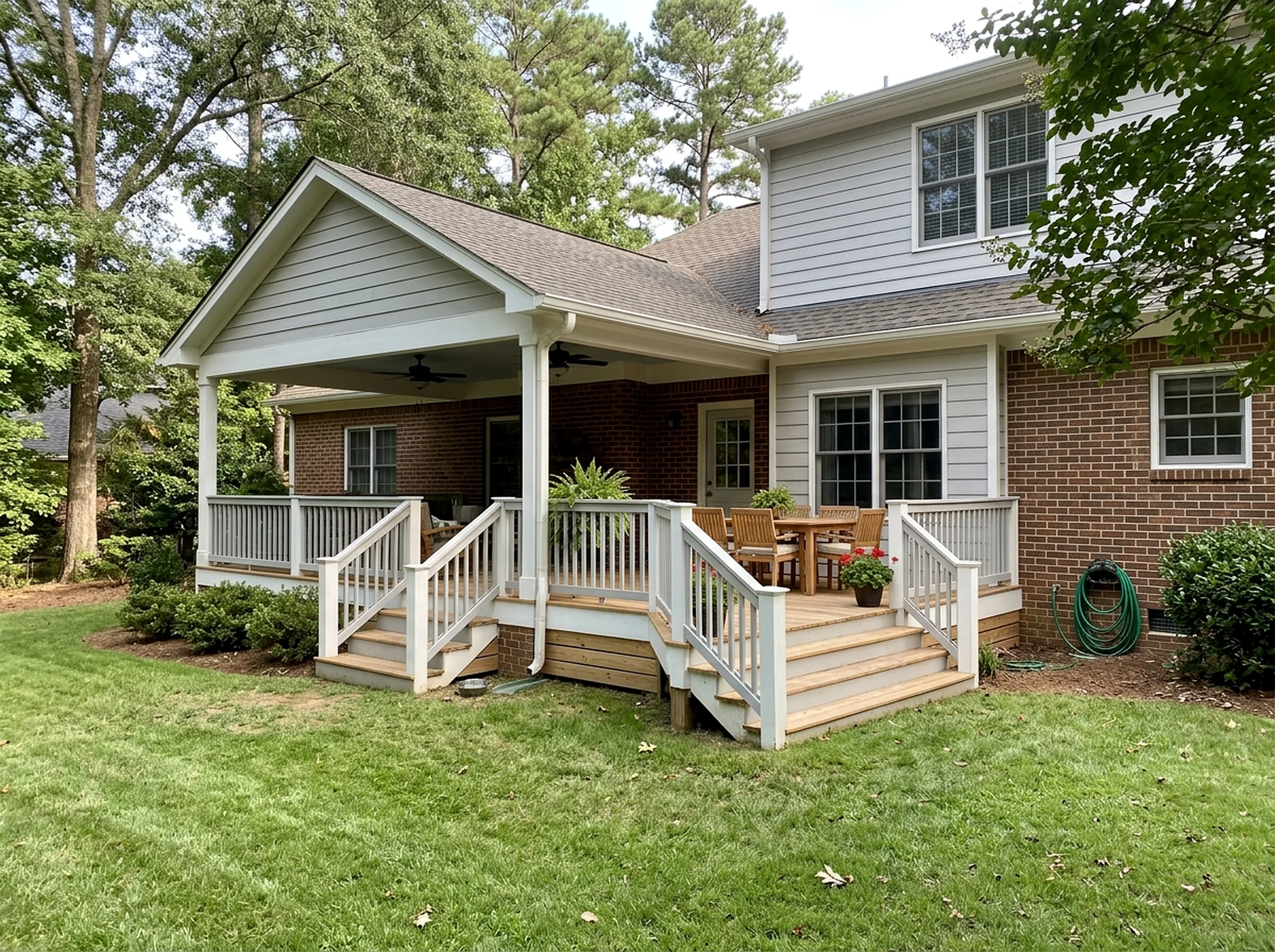 300 sq ft White Wood Farmhouse deck