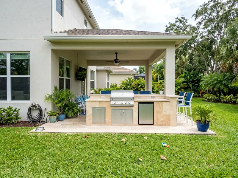 8 linear ft Limestone Kitchen Coastal outdoor kitchen